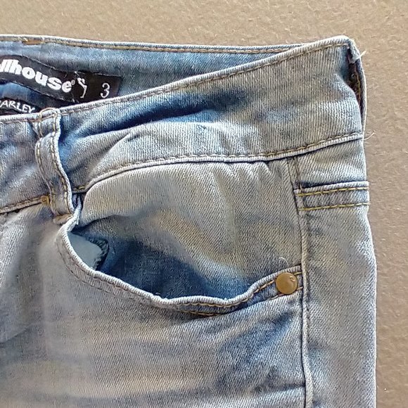 Women's Dollhouse - Charley Jeans - like new - Size 3 Waist 26 - Picture 13 of 14